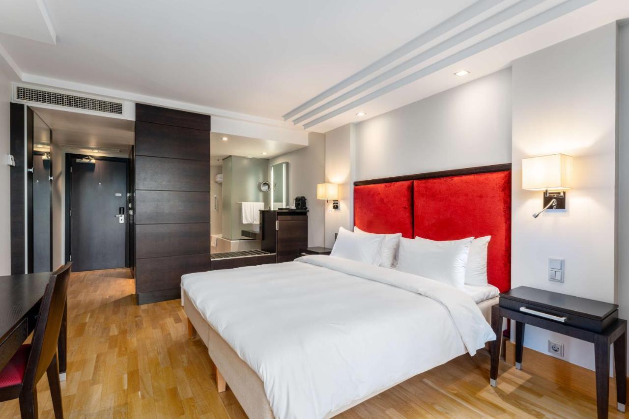 Radisson Blu Elizabete Hotel, Рига Экстерьер фото