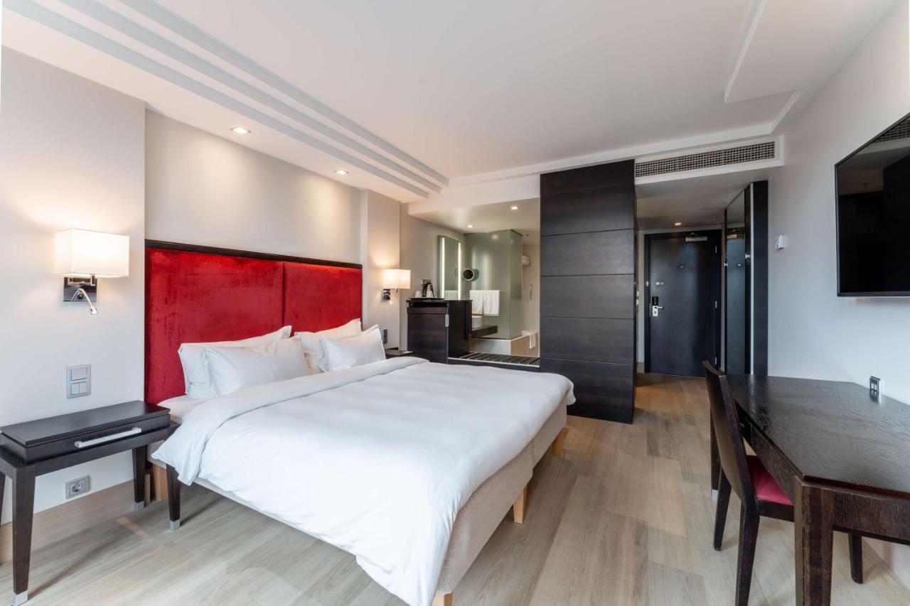 Radisson Blu Elizabete Hotel, Рига Экстерьер фото