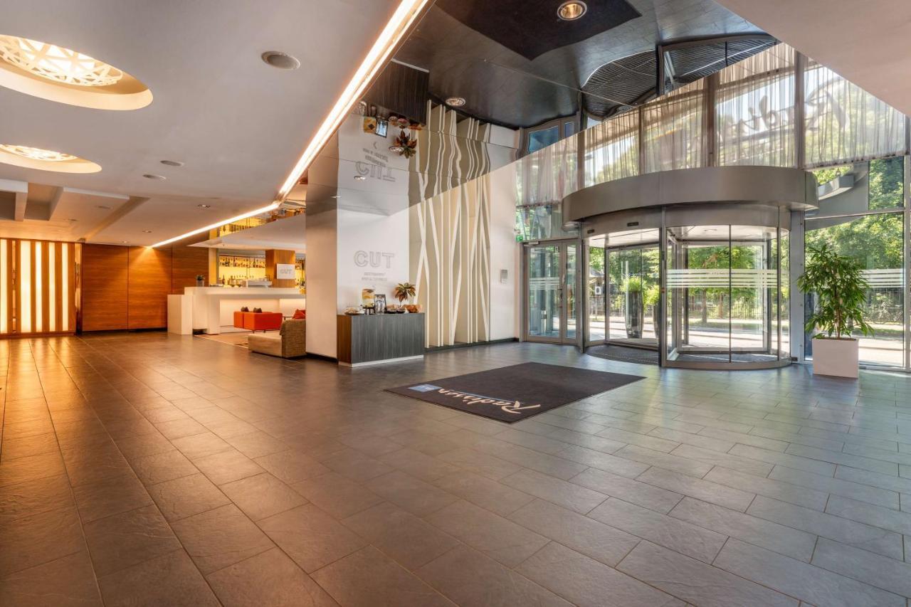 Radisson Blu Elizabete Hotel, Рига Экстерьер фото
